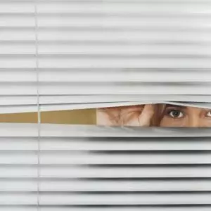 Bajo la dictadura de los rituales. Trastorno Obsesivo-Compulsivo. Un caso de comprobaciones.